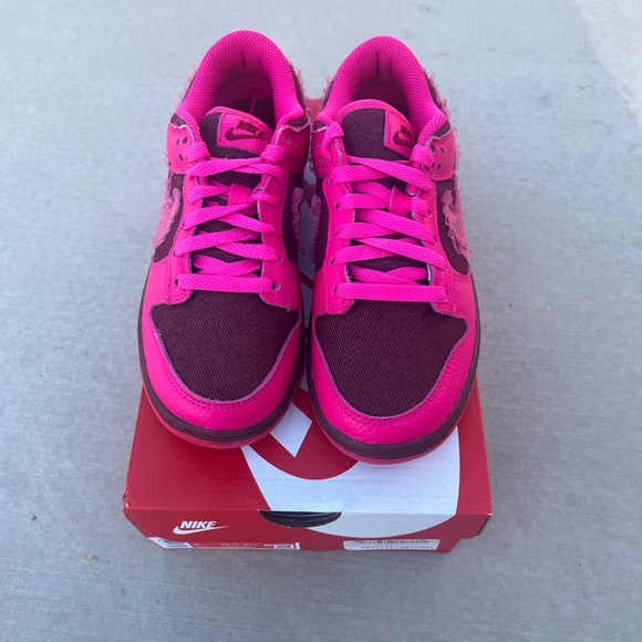 Nike Dunk Low Valentine's Day (2022) (W) - DQ9324-600 - Picture 2 of 7